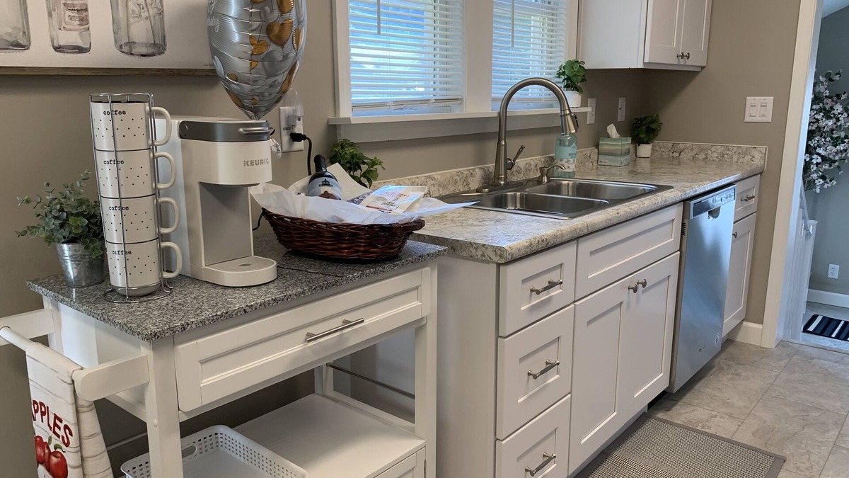 Saint Joseph Cottage | Cottage Close To Silver Beach