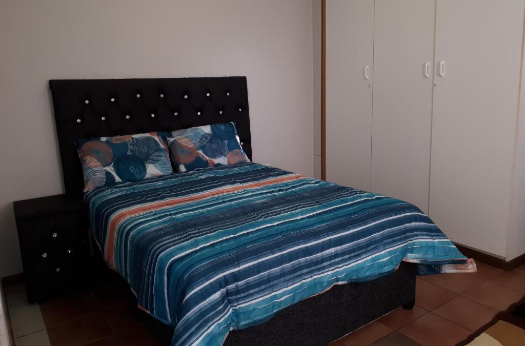 Greater Johannesburg Metropolitan Area House | Cottage, close to UJ, Milpark, Wits