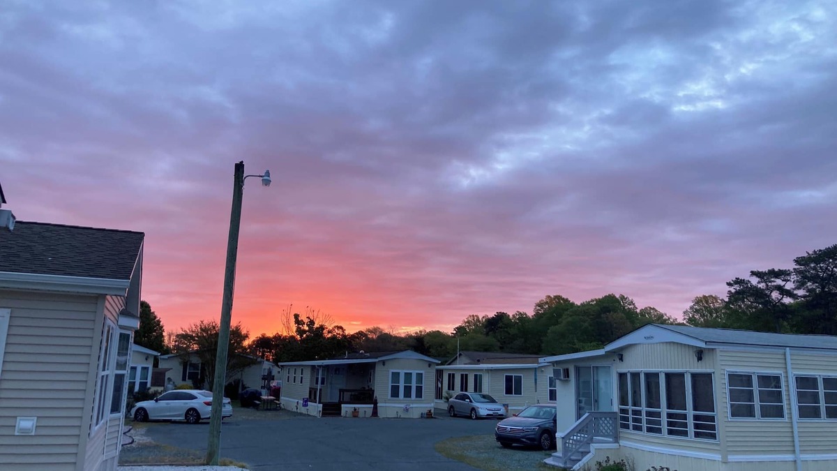 Ocean Pines Cottage | cottage, community pool, playground, boating, crabbing kayaking and fishing!