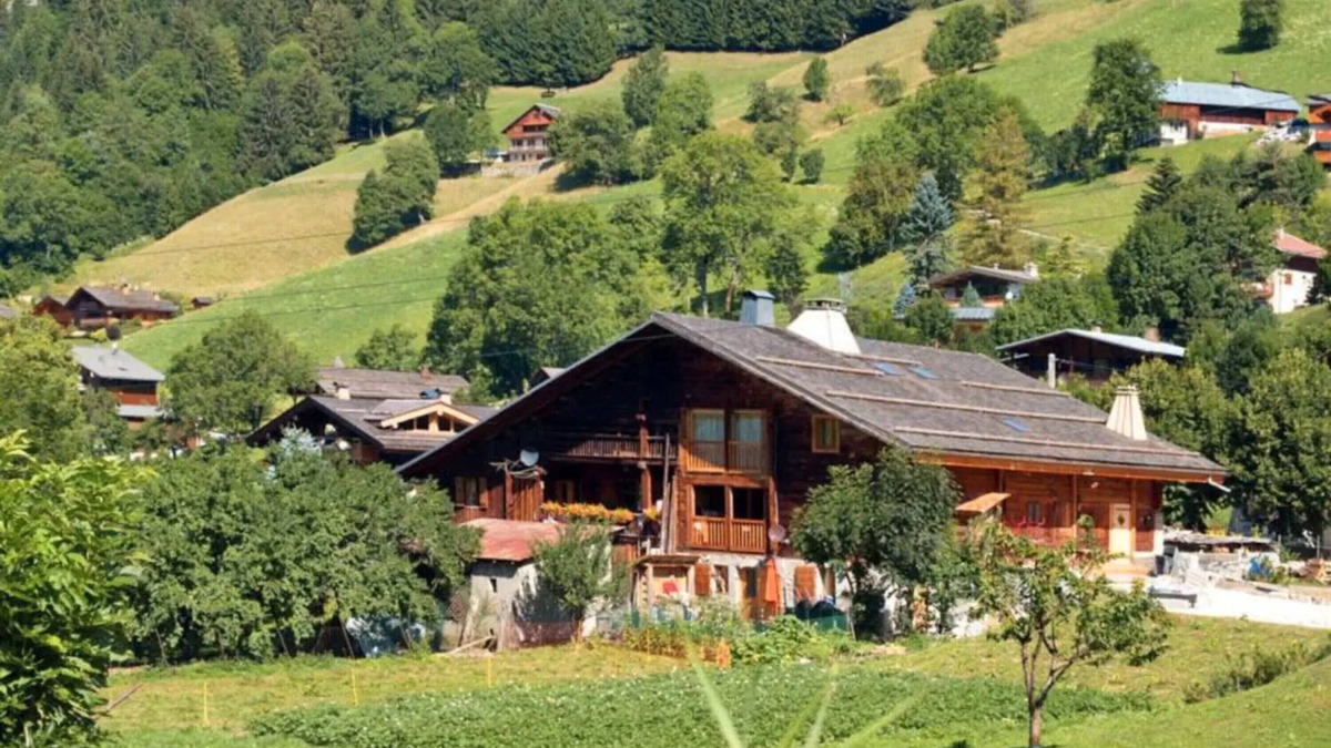 La Clusaz Cottage | Cottage 'Du Bas' with Mountain View and Wi-Fi