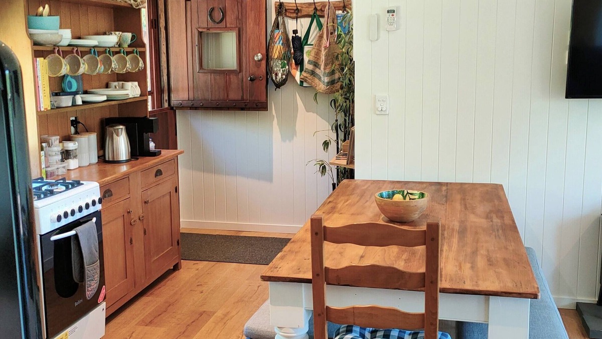Wongawallan Cottage | Cottage (Farmstyle) in Gold Coast Hinterland close to Theme Parks & Mt Tamborine