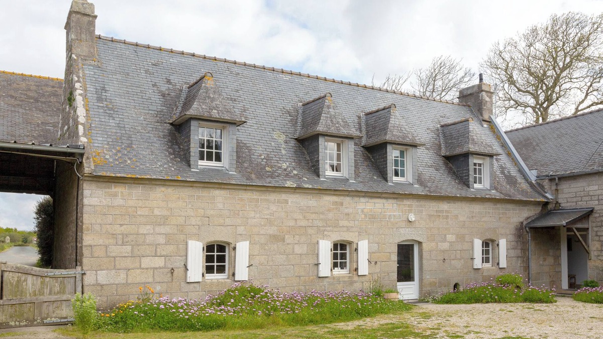 Plobannalec-Lesconil House | Cottage 'Ferme Kerlan Plage 5min En Voiture' with Private Garden