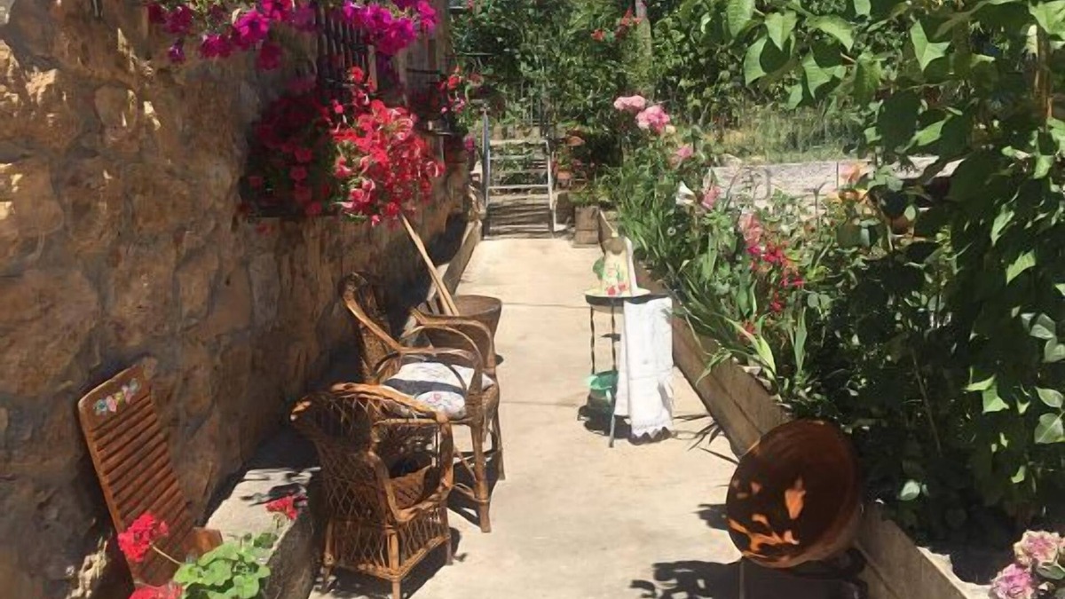 Santibanez del Val Cottage | Cottage (full rental) The Garden of Manuela for 4 people