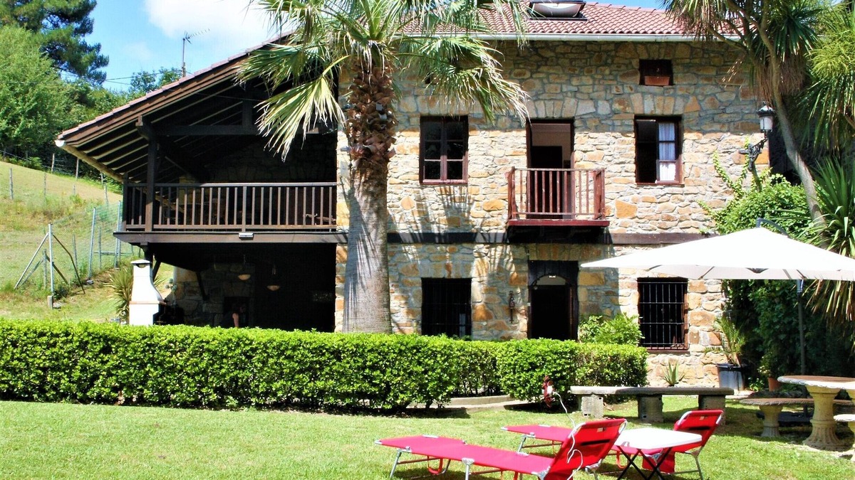 Uribarri Villa | Cottage (full rental) Caserío Urikosolo for 8 people