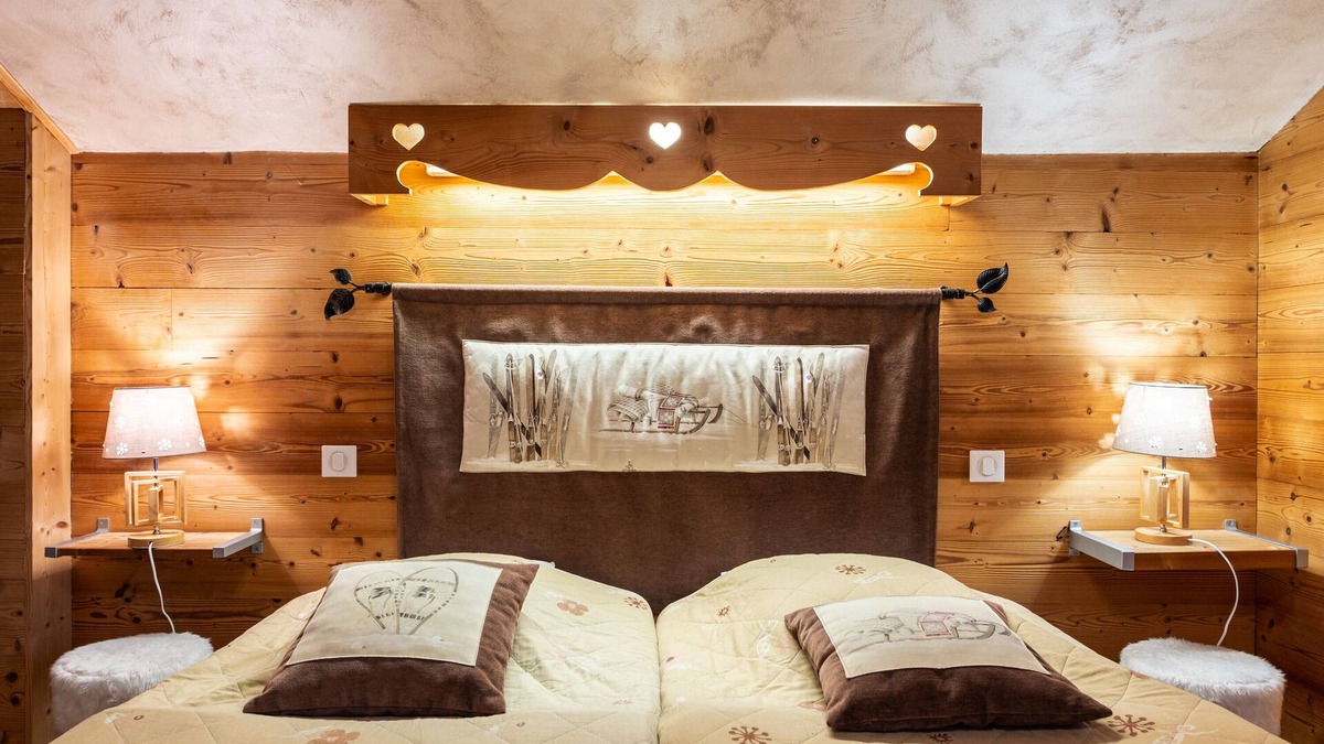 Thones Apartment | Cottage 'Gîte Colomban' with Mountain View, Shared Garden and Wi-Fi