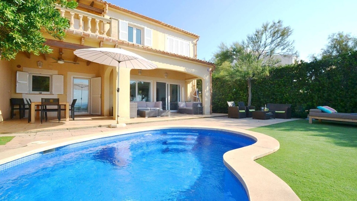 Urbanizacion S'Estanyol House | Cottage in Mallorca near Sandy Beach