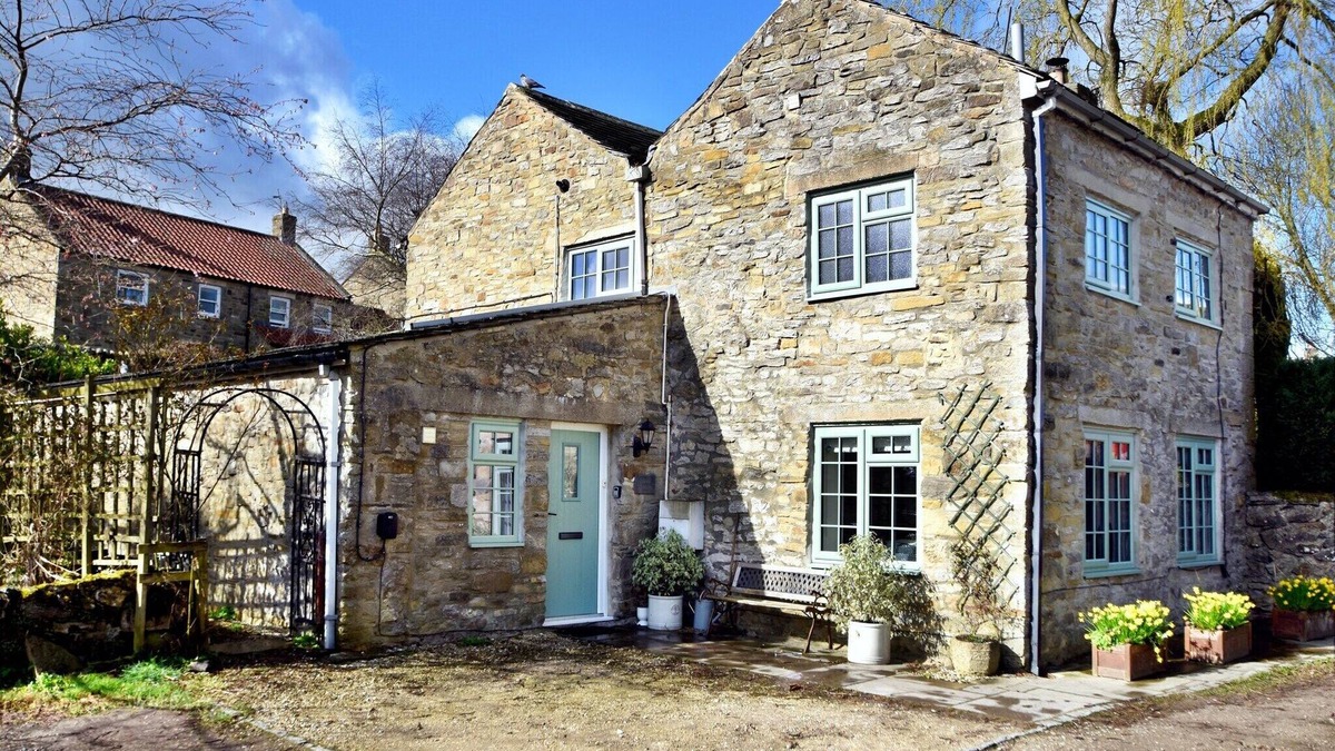 Bellerby Cottage | Cottage in Bellerby with Private Hot Tub
