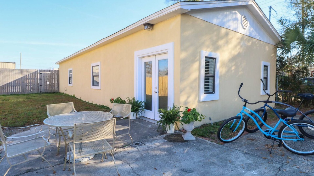 Biloxi House | COTTAGE IN BILOXI'S ENTERTAINMENT DISTRICT