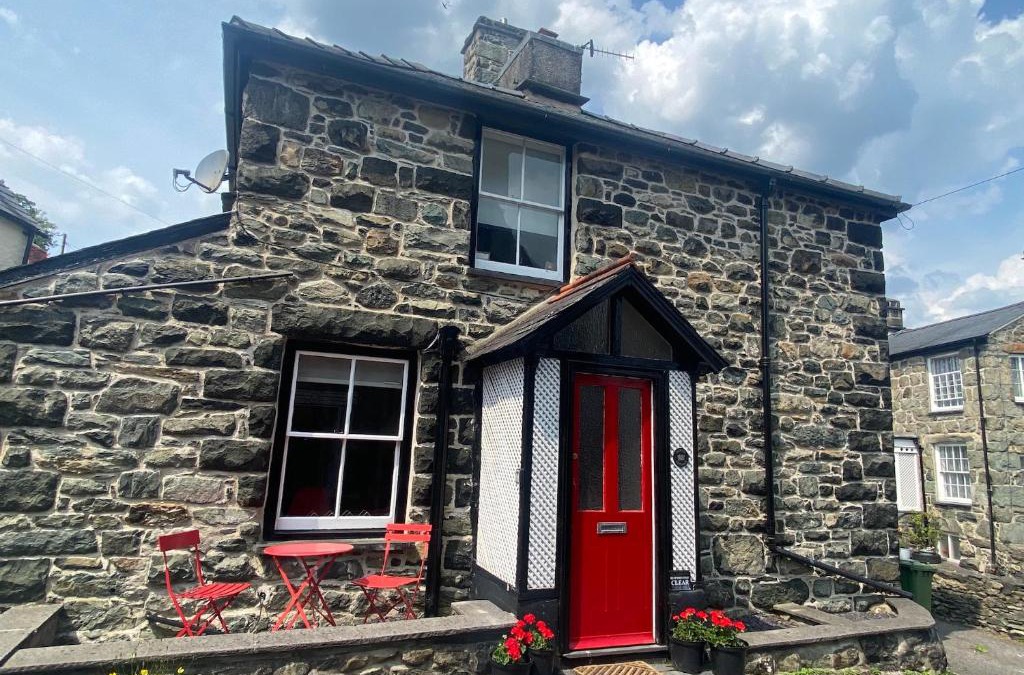 Dolgellau House | Cottage in heart of Dolgellau with parking