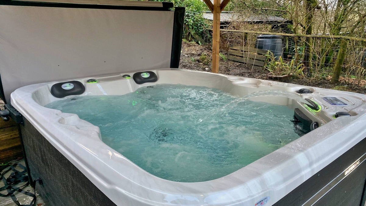 Dolwyddelan Cottage | Cottage in Snowdonia with Private Hot Tub