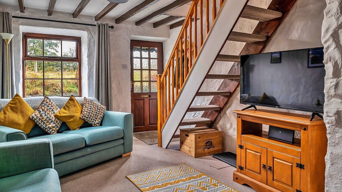 Dolwyddelan Cottage | Cottage in Snowdonia with Hot Tub & Views