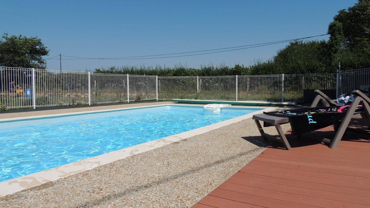 Grandcamp-Maisy Apartment | Cottage in the heart of the landing beach, 2 km from the sea in a quiet location