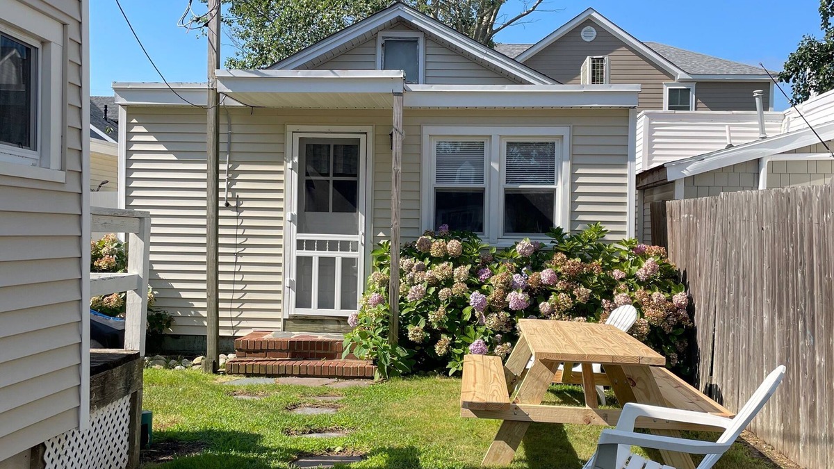 Beach Haven Cottage | Cottage in the heart of Beach haven!