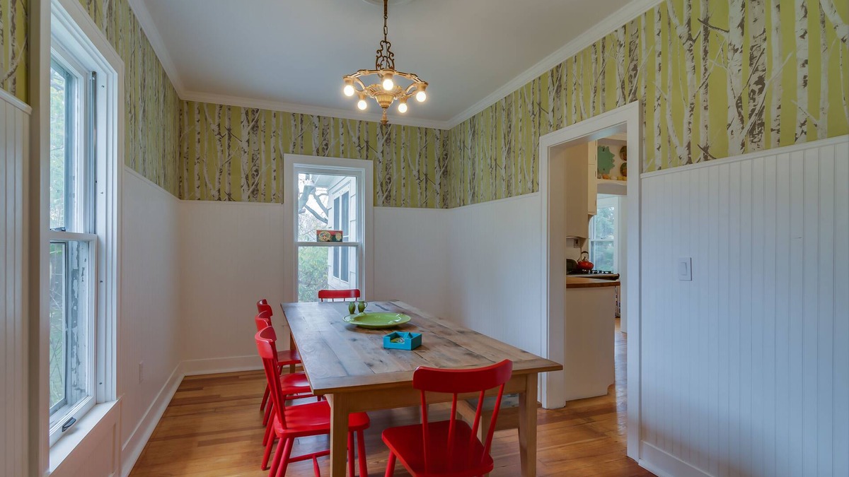 Three Oaks House | Cottage In The Heart Of Harbor Country - Steps From Town