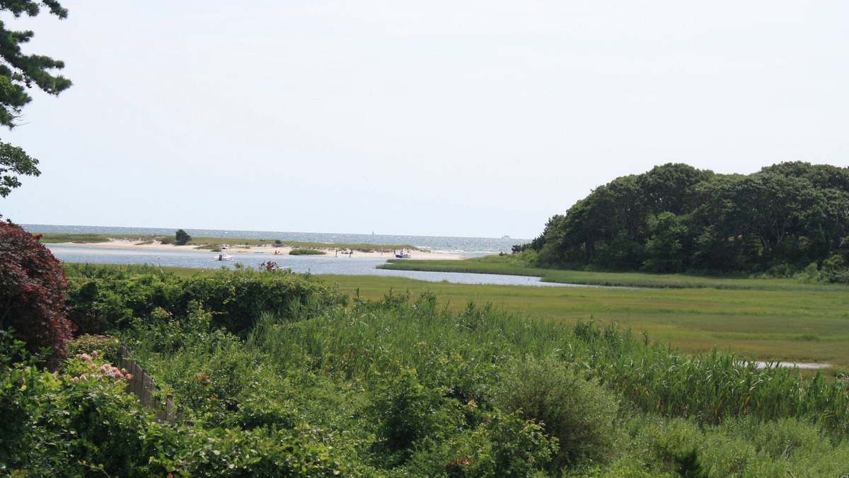 West Hyannisport Cottage | Cottage in W. Hyannisport - Water views galore!