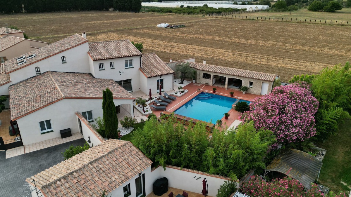 Theza House | cottage le bougainvillier