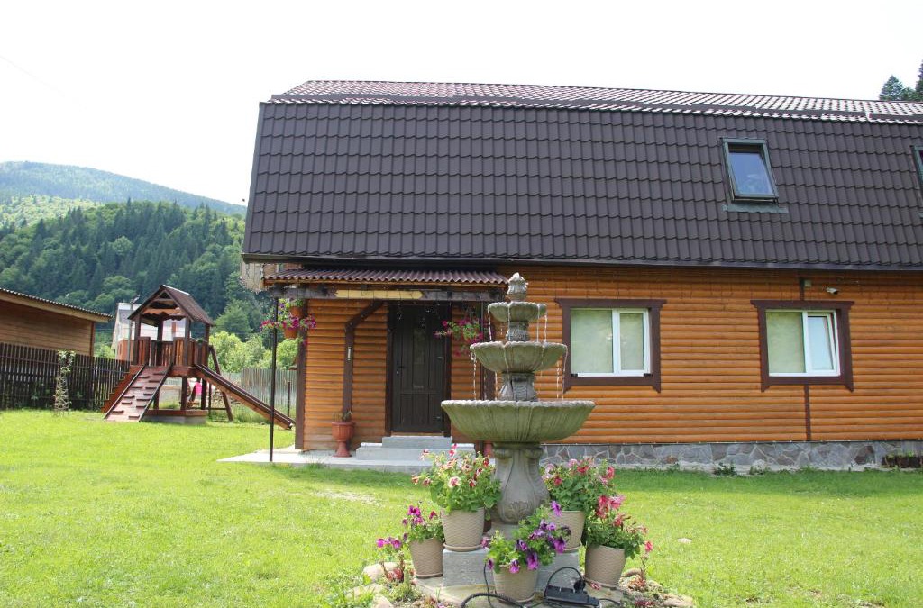 Mykulychyn House | Cottage Milena