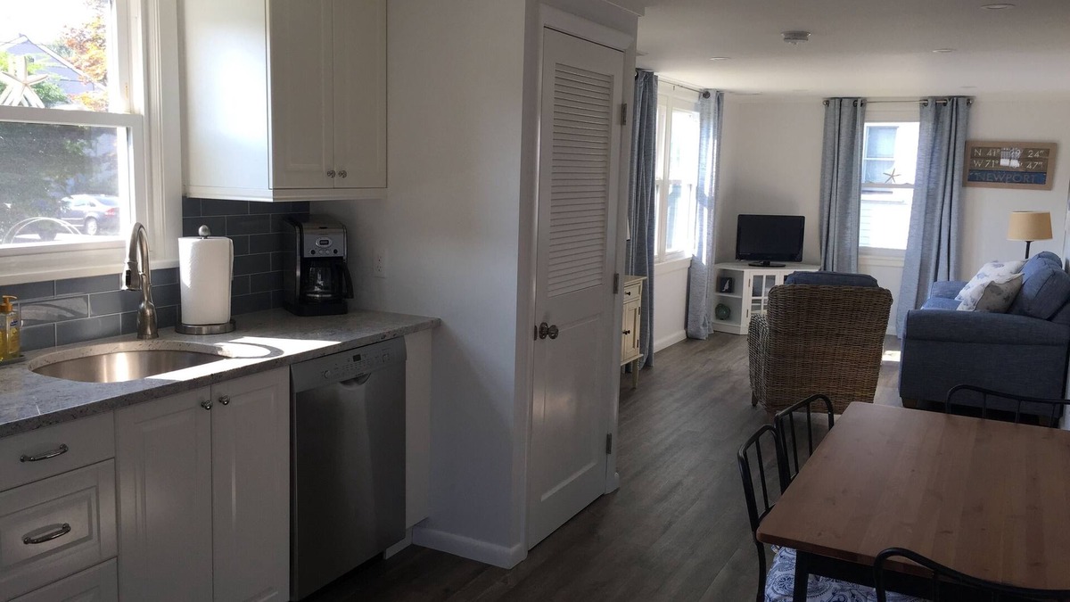 Newport East Cottage | Cottage - Minutes to Beaches, Cliff Walk, and Downtown Newport!