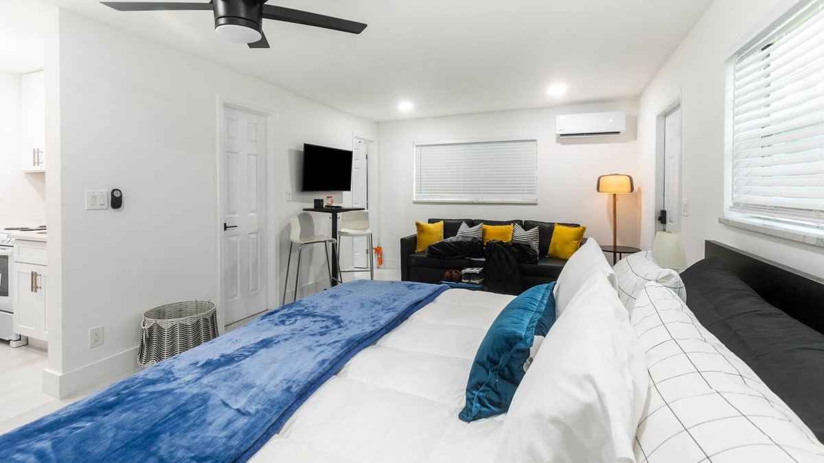 Central Fort Lauderdale Cottage | Cottage Minutes from Downtown and Wilton Manors