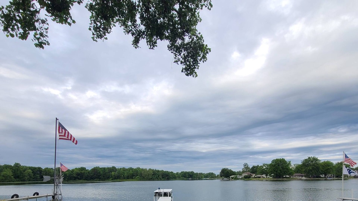 Columbia City House | Cottage on Big Lake Columbia City IN