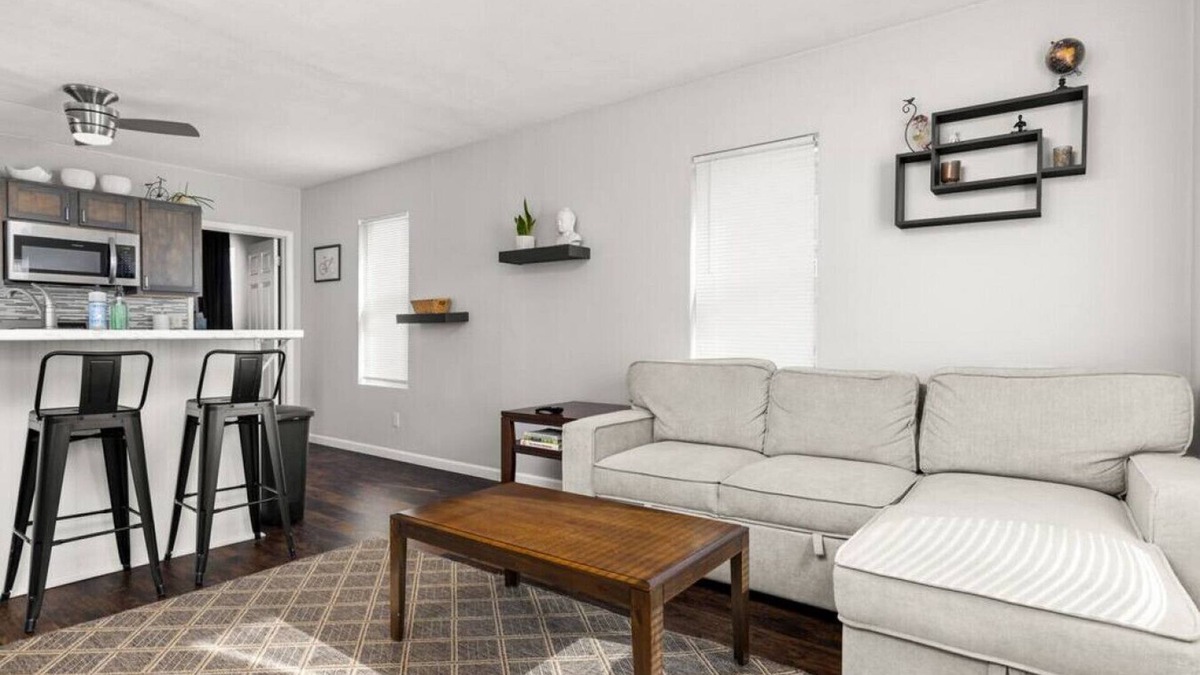 Peoria Heights House | Cottage on Duryea - Cozy 1BD home in the Heights