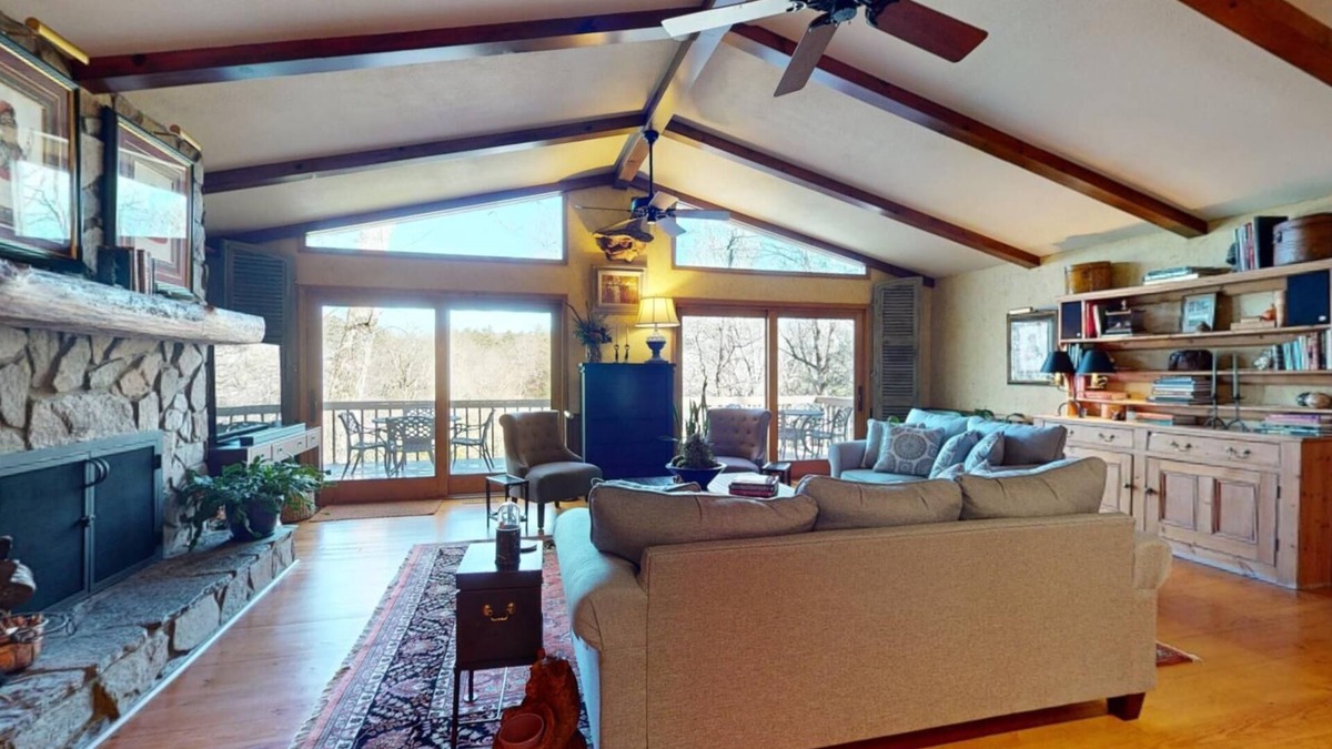 Highlands Cabin | Cottage on Homer Potts | Charming Cottage with Chef`s Dream Kitchen