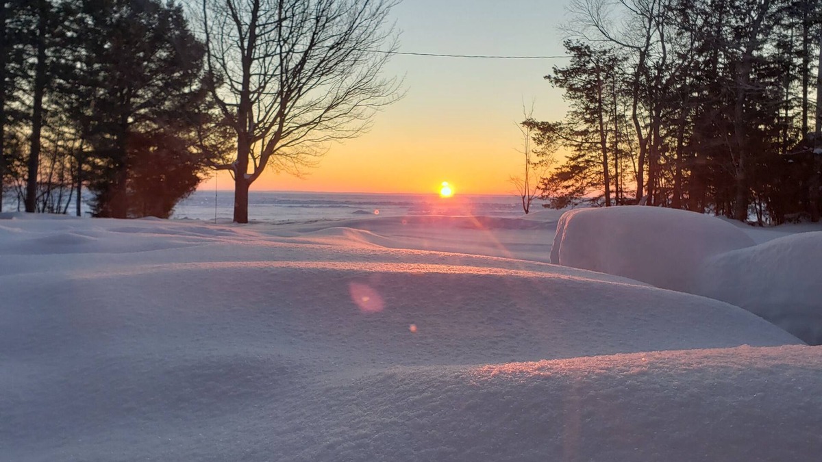 Paradise House | Cottage on Lake Superior Paradise Michigan Whitefish Bay on Whitefish Point Road