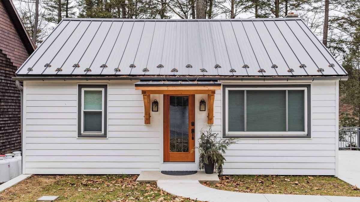 Pine Grove House | Cottage on Sweet Arrow Lake