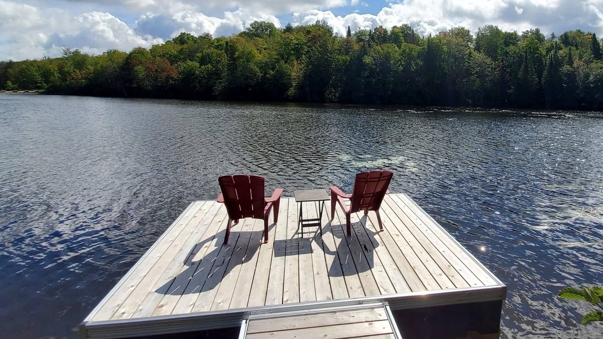 Saint-Calixte House | Cottage on the lake with SPA