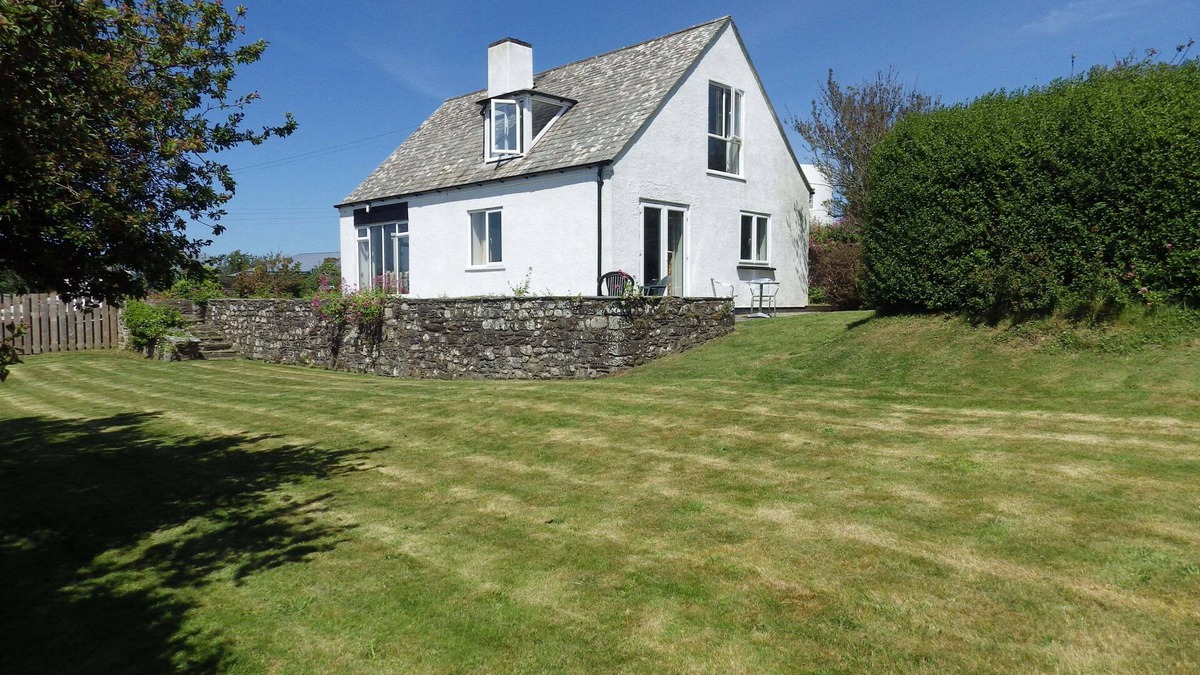 St Davids House | Cottage Overlooking The Cathedral Of St Davids