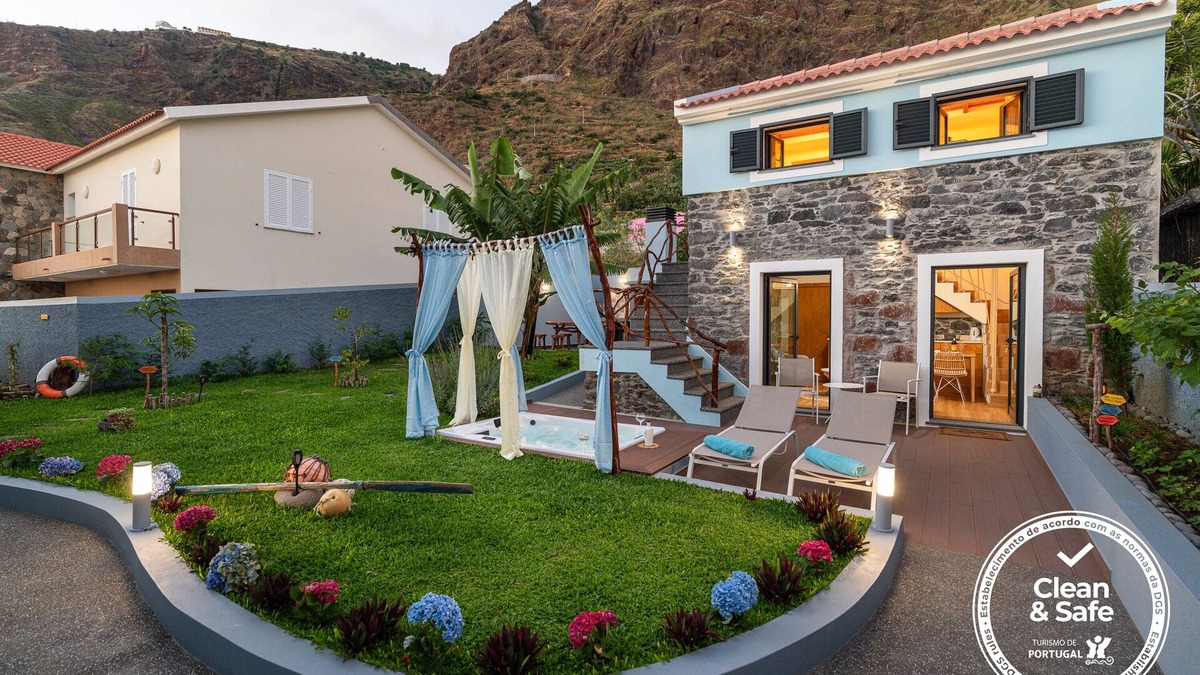 Calheta Cottage | Cottage Pearl-Rural Holiday Experience by SeaPearl.