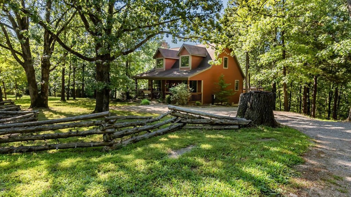 Blue Eye Cottage | Cottage sitting on 40 Acres! Dog Friendly! Pool Table Private Hot Tub, Car Charger