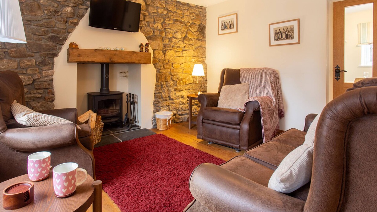Brondini Cottage | Cottage - Sleeps 4 - Garden - Parking