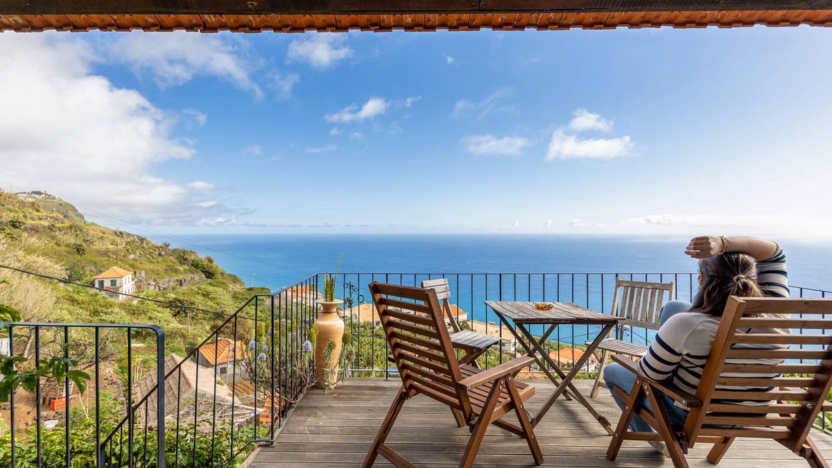 Arco da Calheta Cottage | Cottage Sol, a special retreat facing the sun