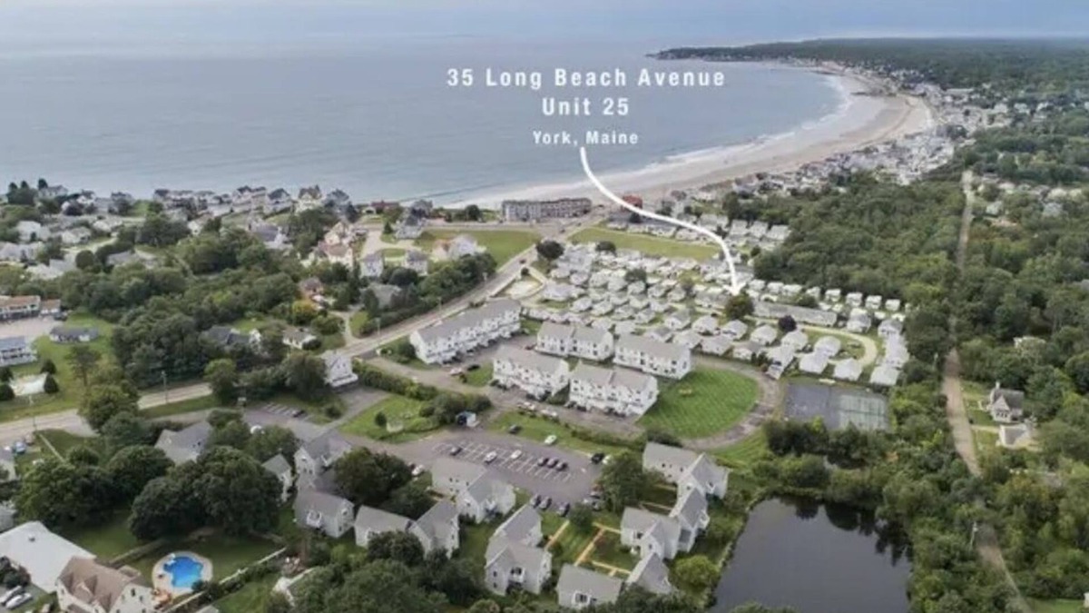 York Beach Cottage | Cottage steps from Long Sands