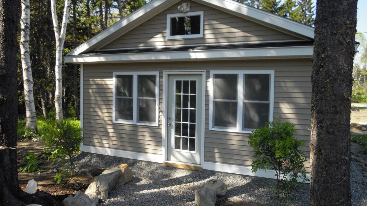 Phippsburg Cottage | Cottage with Bunkhouse. Spacious yard with privacy. Close to Head Beach
