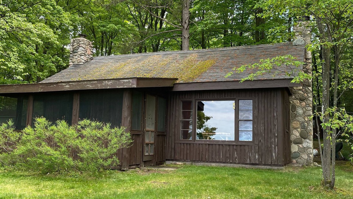 Maple City Cottage | Cottage with direct access on Big Glen. Pets Ok. 3 day min after Labor Day.