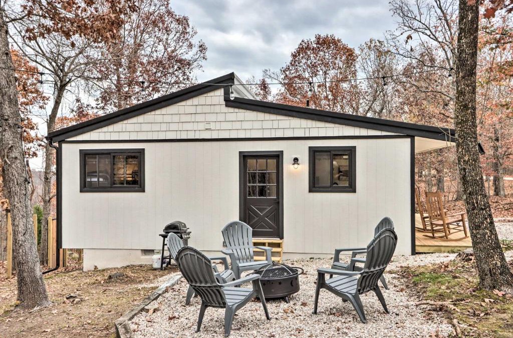 Osage Beach House | Cottage with Grill and Fire Pit in Osage Beach!