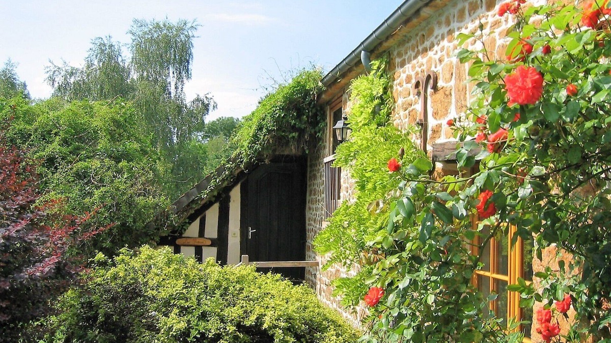 Guerquesalles Cottage | Cottage with shared swimming pool, hot tub, fishing, tennis, UK TV and Wi-Fi
