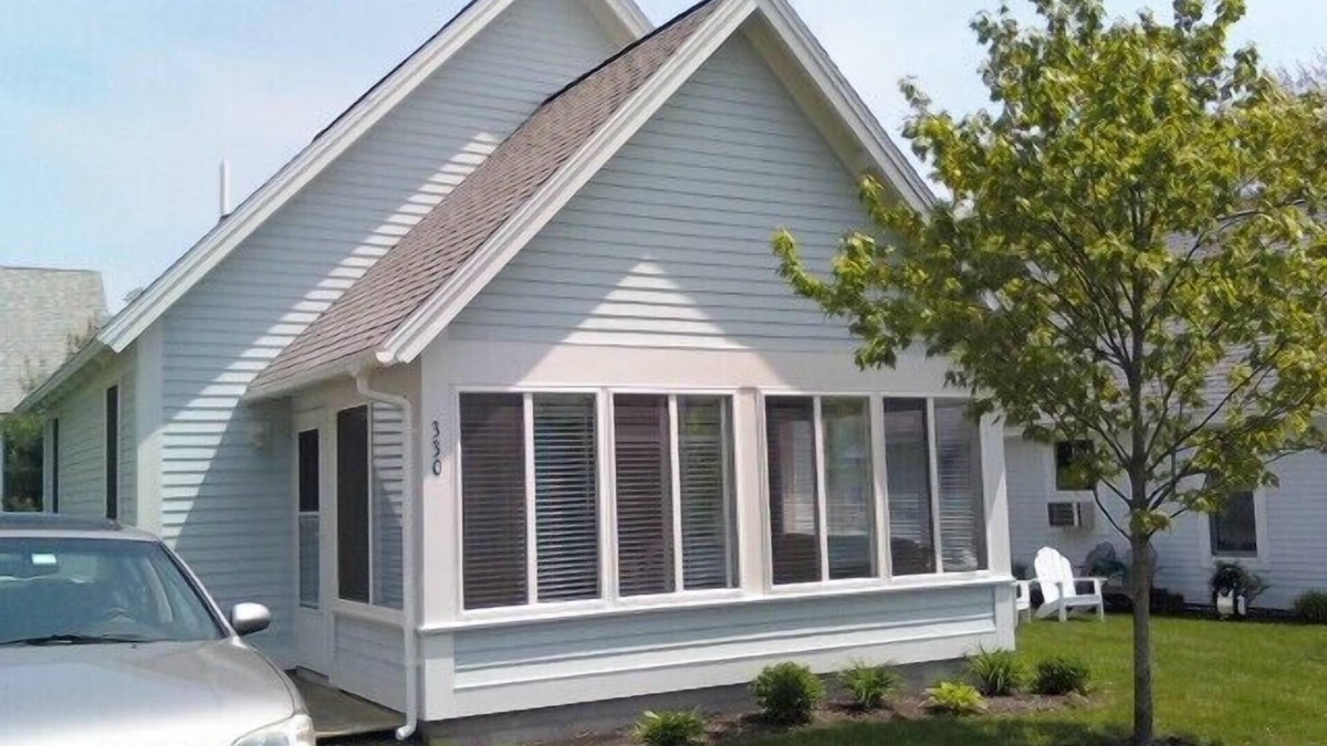 Summer Village Cottage | Cottages at Summer Village, fully furnished cottage, Wi-fi, heated pools, hot tub