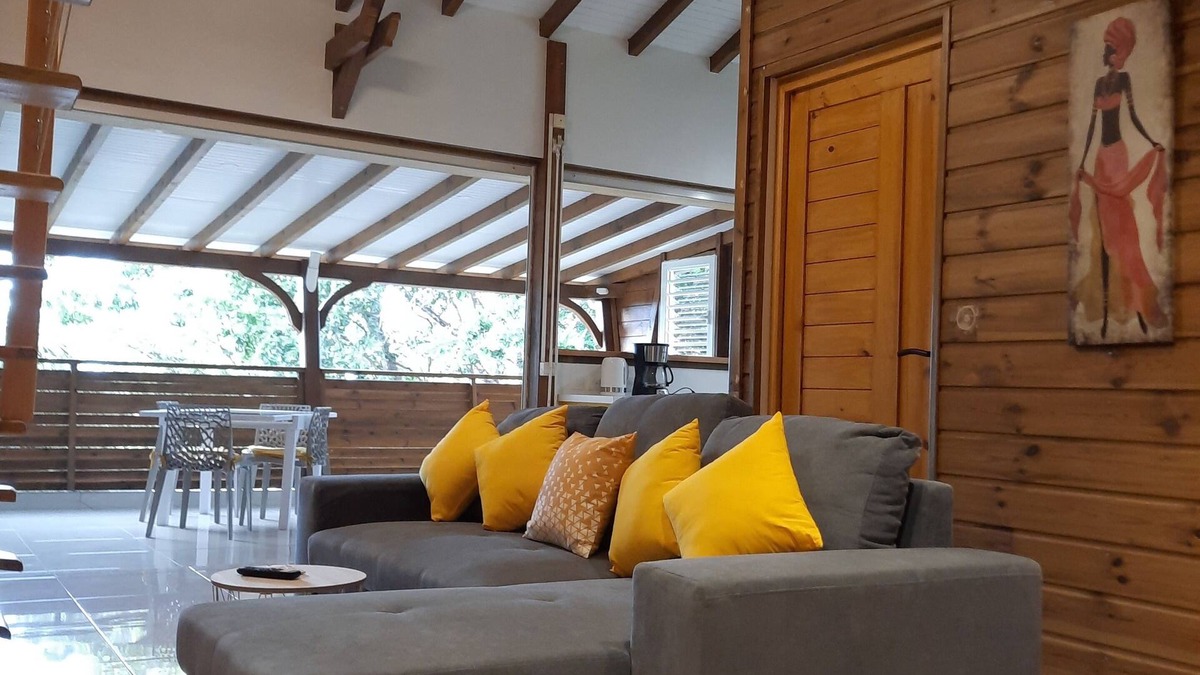 Cafeiere Cottage | Cottages in the heights of DESHAIES between Sea and Mountains