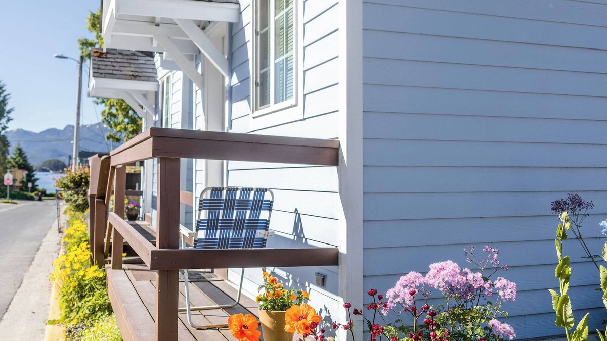 Sitka Cottage | Cottages on Monastery – A Downtown Sitka Retreat