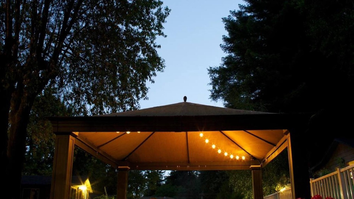 Guerneville Hotel | Cottages on River Road