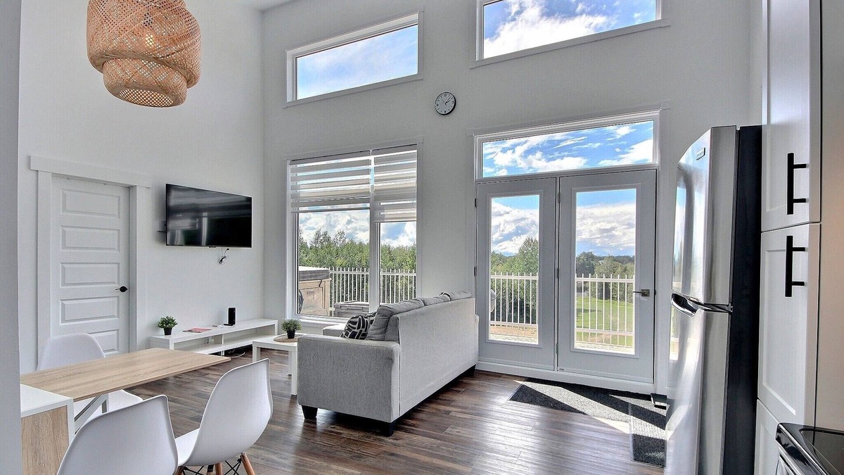 Alma Ski Chalet | Cottages with private SPA / Waterfront / Lac-St-Jean