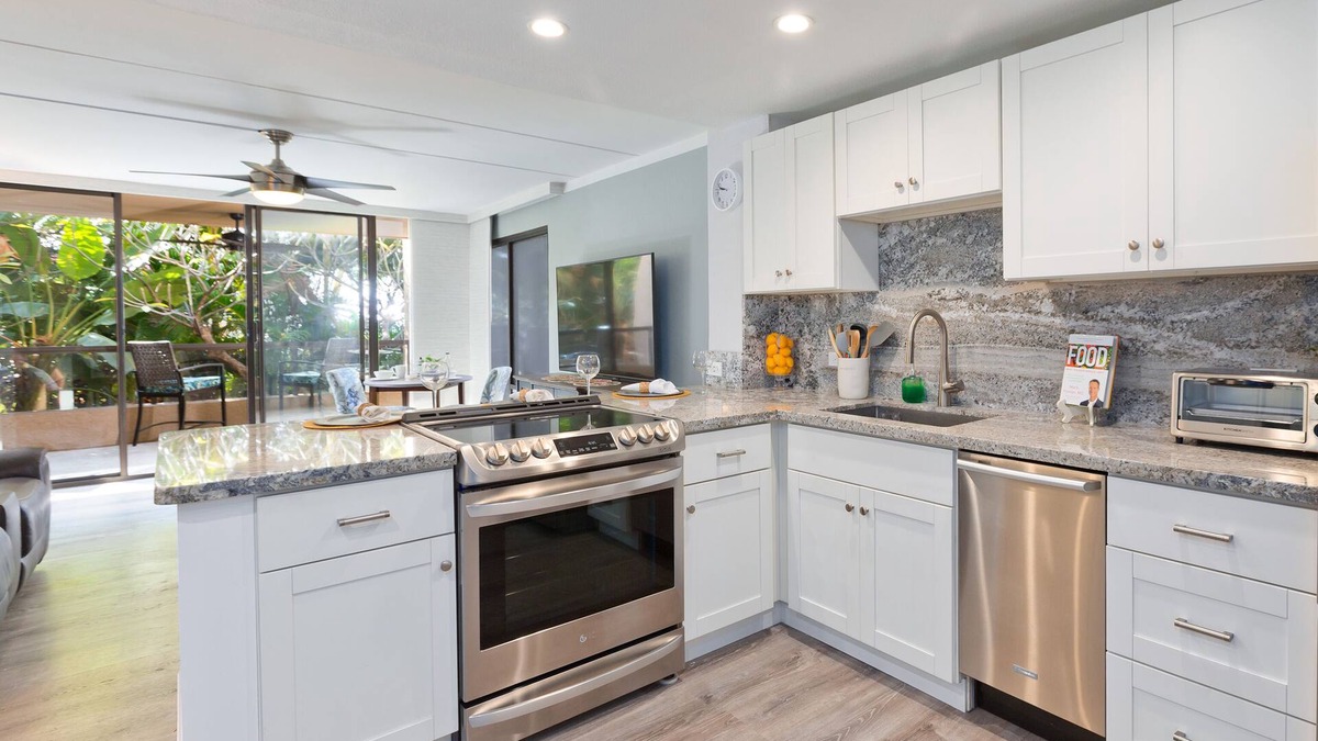 Historic Kailua Village Condo | Cotton Candy Sky Kona Pacific Condo