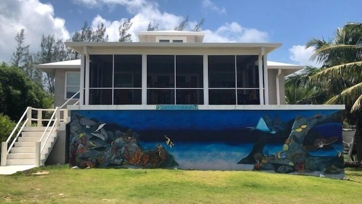 Rainbow Bay House | Cotton & Coconuts home 3 bedrooms 2 1/2 bath with ocean views