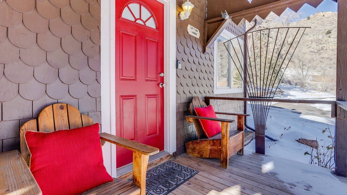 Lyons Cabin | Cottonwood Cabin-*HOT TUB* RMNP*Winter Getaway