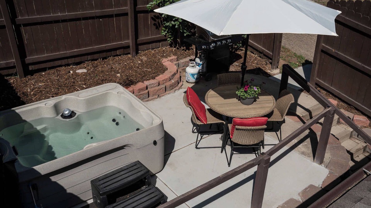 Lyons Cabin | Cottonwood Cabin *HOT TUB*River Access*RMNP