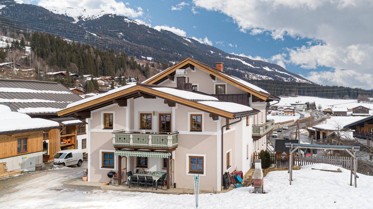 Schonbach House | Country house with garden near ski lift