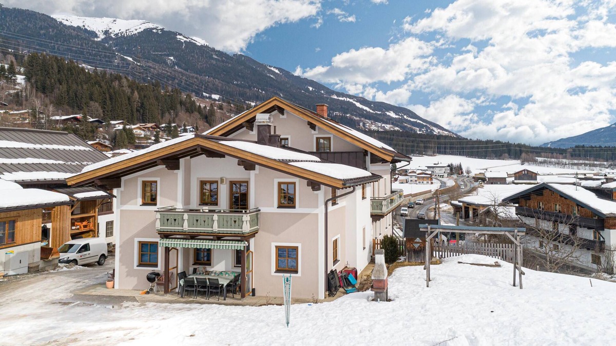 Schonbach Apartment | Country house close to Wildkogel ski area